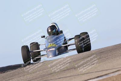 media/Oct-26-2025-CalClub SCCA (Sun) [[8ce1e69566]]/Group 6/Grapevine/